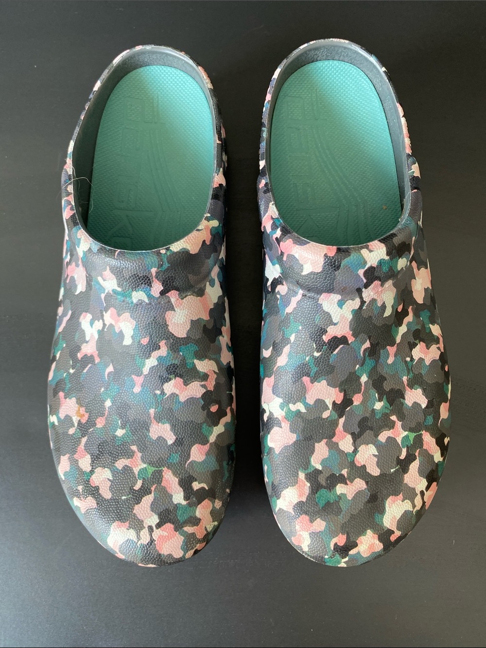 Dansko Molded Kane Camo Camouflage Clog Mule Green Pink (40) 9
